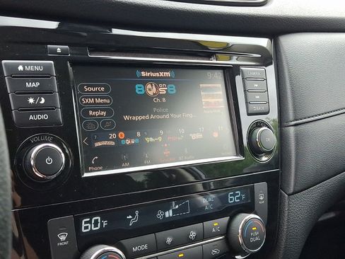Used 2019 Nissan Rogue SV w/ Premium Package AWD/4WD image 17