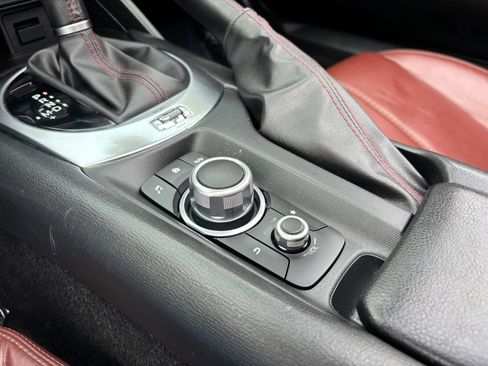 Used 2019 MAZDA MX-5 Miata Grand Touring RWD image 35