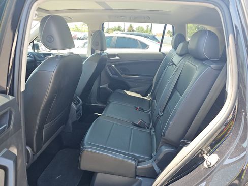 Used 2021 Volkswagen Tiguan SE FWD image 15
