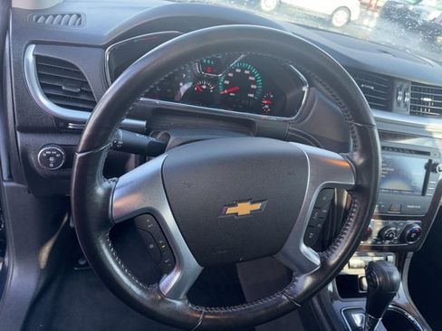 Used 2015 Chevrolet Traverse LT image 15