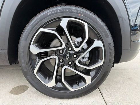 New 2026 Chevrolet Trax RS w/ Sunroof Package FWD image 8