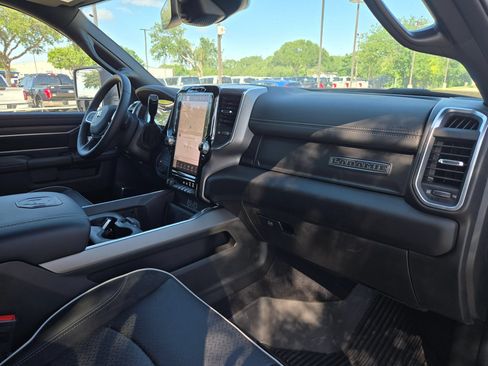 Used 2025 RAM 2500 Laramie AWD/4WD image 27