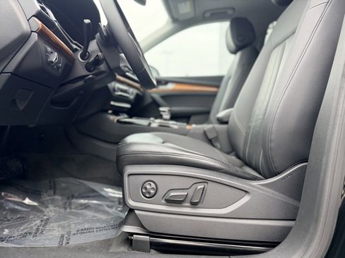Certified 2023 Audi Q5 2.0T Premium w/ Convenience Package image 9