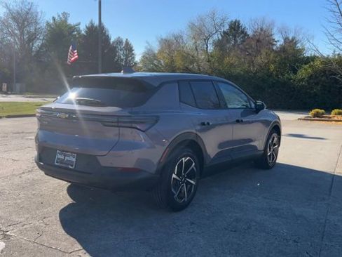 New 2026 Chevrolet Equinox EV LT image 8