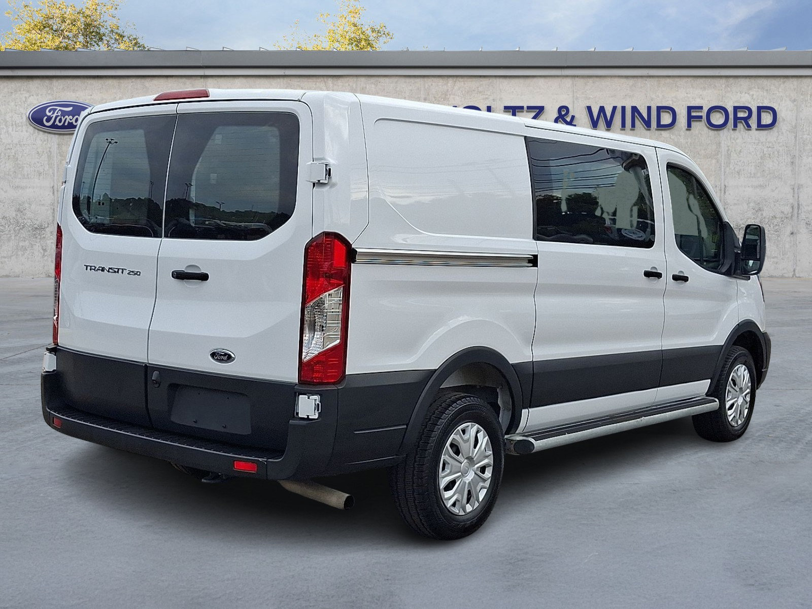 Used 2025 Ford Transit 250 Low Roof w/ Exterior Upgrade Package RWD image 6
