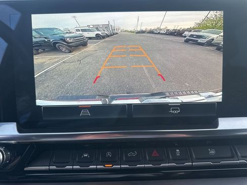 Used 2025 GMC Sierra 1500 SLT image 10