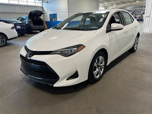 Used 2017 Toyota Corolla LE w/ Carpet Mat Package (TMS) FWD image 7