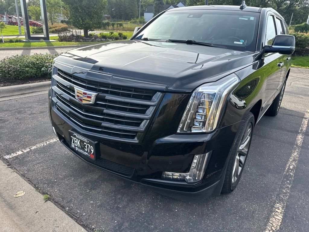 Used 2020 Cadillac Escalade Platinum w/ Escalade Sport Edition AWD/4WD image 4