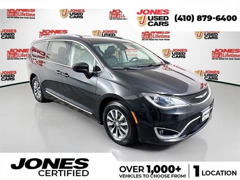 Used 2020 Chrysler Pacifica Touring-L Plus image 1