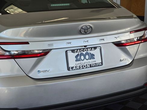 Used 2025 Toyota Camry LE FWD image 12