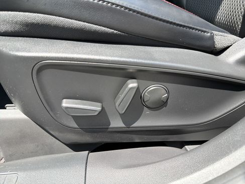 Used 2023 Ford Escape ST-Line w/ Tech Pack #1 FWD image 8