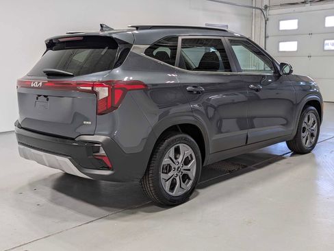 Used 2024 Kia Seltos S AWD/4WD image 8