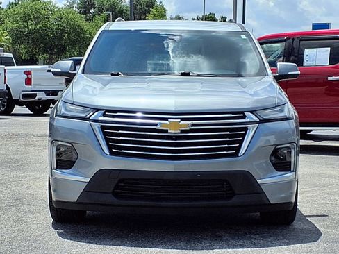 Used 2023 Chevrolet Traverse Premier FWD image 2