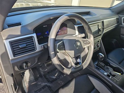 Used 2022 Volkswagen Atlas Cross Sport SE image 10