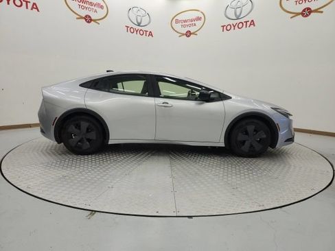 Used 2026 Toyota Prius LE FWD image 3