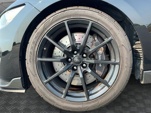 Used 2016 Ford Mustang Shelby GT350 w/ Technology Package RWD image 10