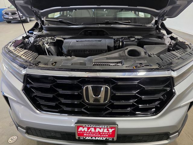 Used 2024 Honda Pilot Touring image 9