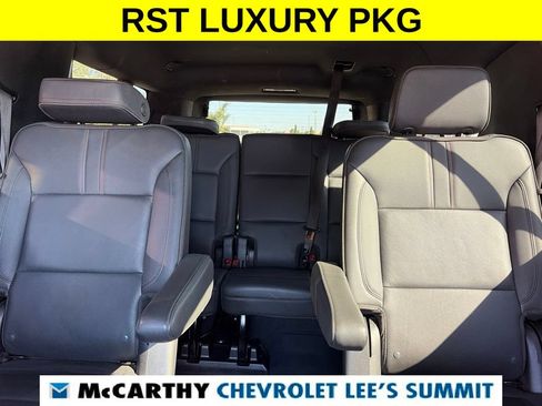 Used 2022 Chevrolet Suburban RST w/ Luxury Package AWD/4WD image 23