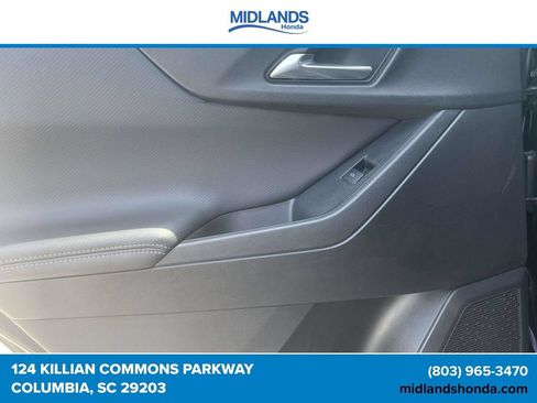 Used 2025 Chevrolet Equinox LT FWD image 12