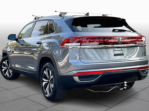 Used 2024 Volkswagen Atlas Cross Sport SE image 12