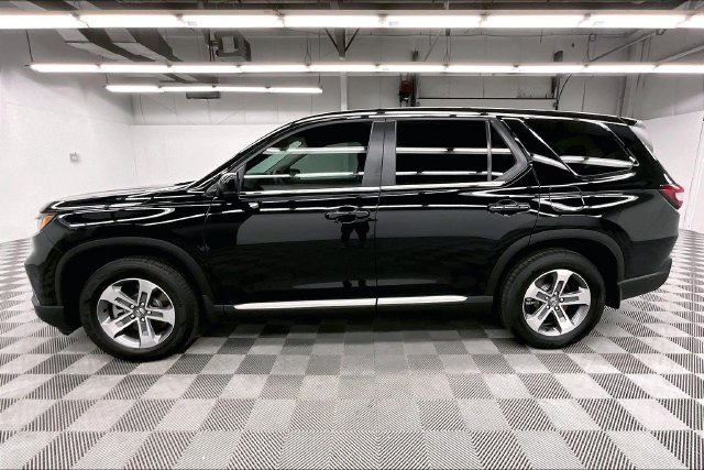 Used 2025 Honda Pilot EX-L image 13