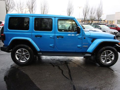Used 2021 Jeep Wrangler Unlimited Sahara image 6