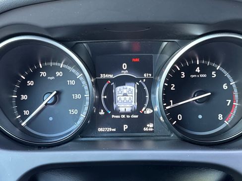 Used 2017 Land Rover Discovery Sport SE image 28