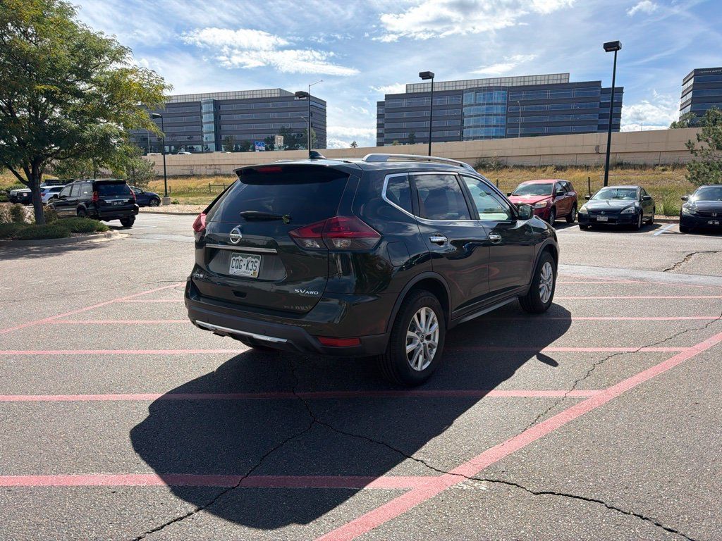 Used 2019 Nissan Rogue SV AWD/4WD image 4