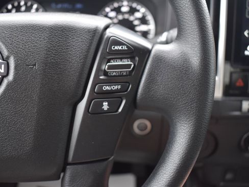 Used 2025 Nissan Frontier SV image 33