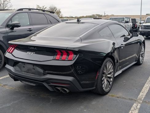 Used 2025 Ford Mustang GT Premium image 3