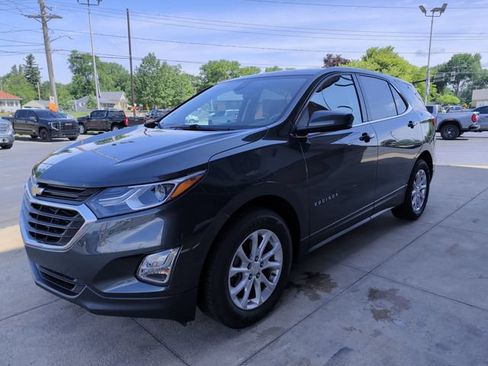 Used 2020 Chevrolet Equinox LT FWD image 2