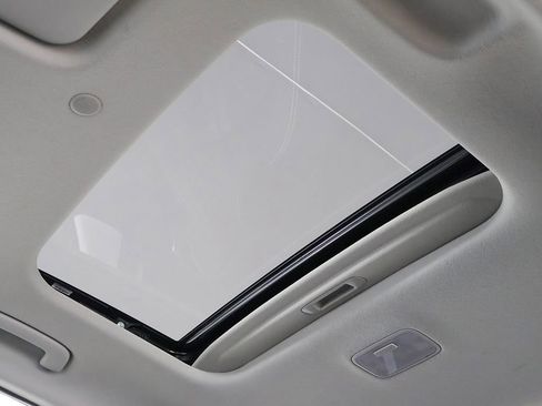 Certified 2024 Hyundai Venue SEL FWD image 15