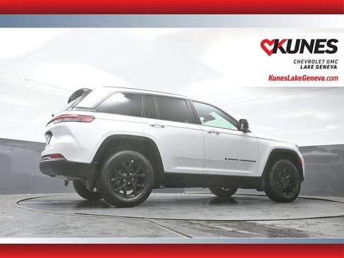 Used 2026 Jeep Grand Cherokee Altitude AWD/4WD image 42