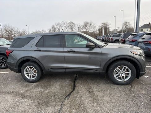 New 2026 Ford Explorer Active image 2