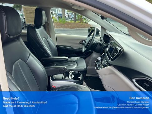 Used 2021 Chrysler Voyager Lxi FWD image 23