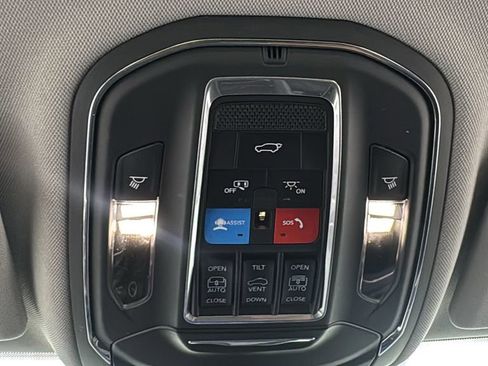 Used 2022 Jeep Grand Cherokee Limited 4xe image 32