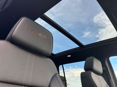 New 2026 Chevrolet Suburban High Country w/ LPO, Illumination Package image 20