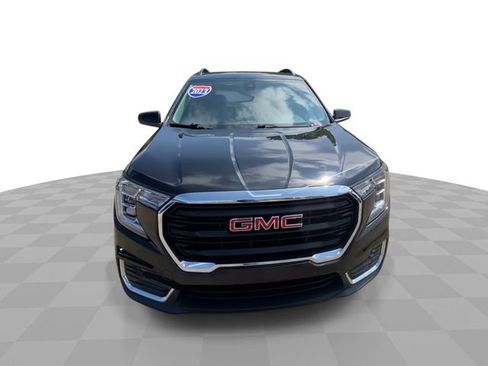 Used 2023 GMC Terrain SLE w/ Driver Convenience Package FWD image 4
