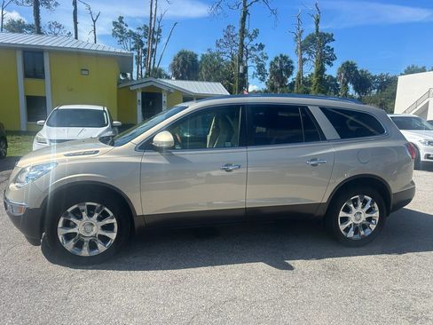 Used 2011 Buick Enclave CXL FWD image 3