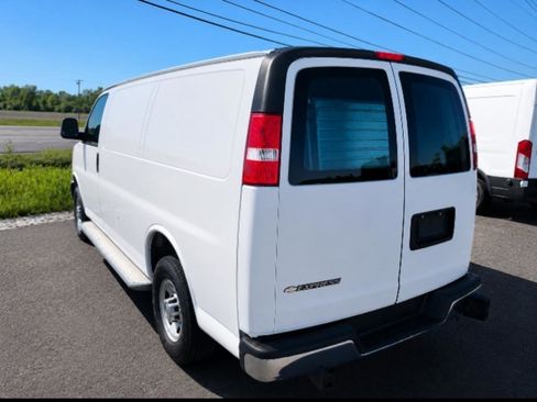 Used 2020 Chevrolet Express 2500 w/ Driver Convenience Package RWD image 3