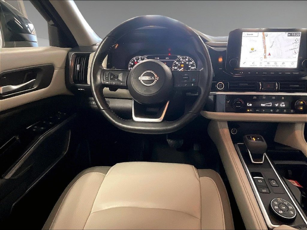 Used 2024 Nissan Pathfinder SL AWD/4WD image 17