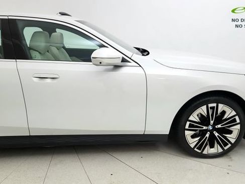 Used 2025 BMW 540i xDrive AWD/4WD image 15