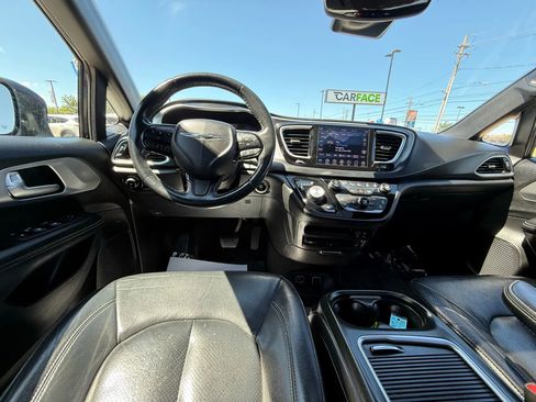 Used 2019 Chrysler Pacifica Touring-L Plus w/ Advanced Safetytec Group image 38