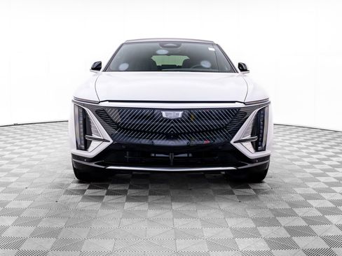 Certified 2025 Cadillac Lyriq Luxury w/ LPO, Floor Liner Package AWD/4WD image 10