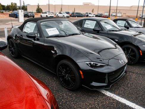 New 2026 MAZDA MX-5 Miata Club w/ Interior Package RWD image 3