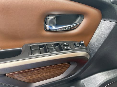 Used 2022 Nissan Titan Platinum Reserve w/ Moonroof Package image 19