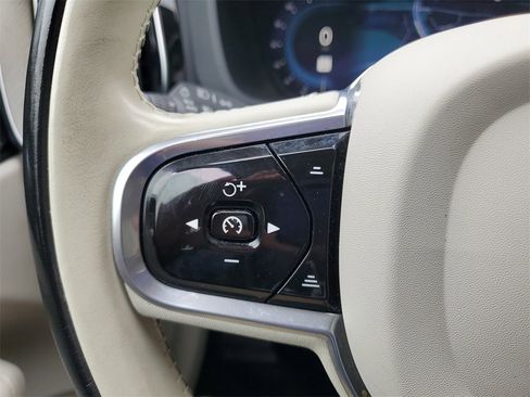 Used 2023 Volvo XC60 B5 Plus w/ Climate Package image 29
