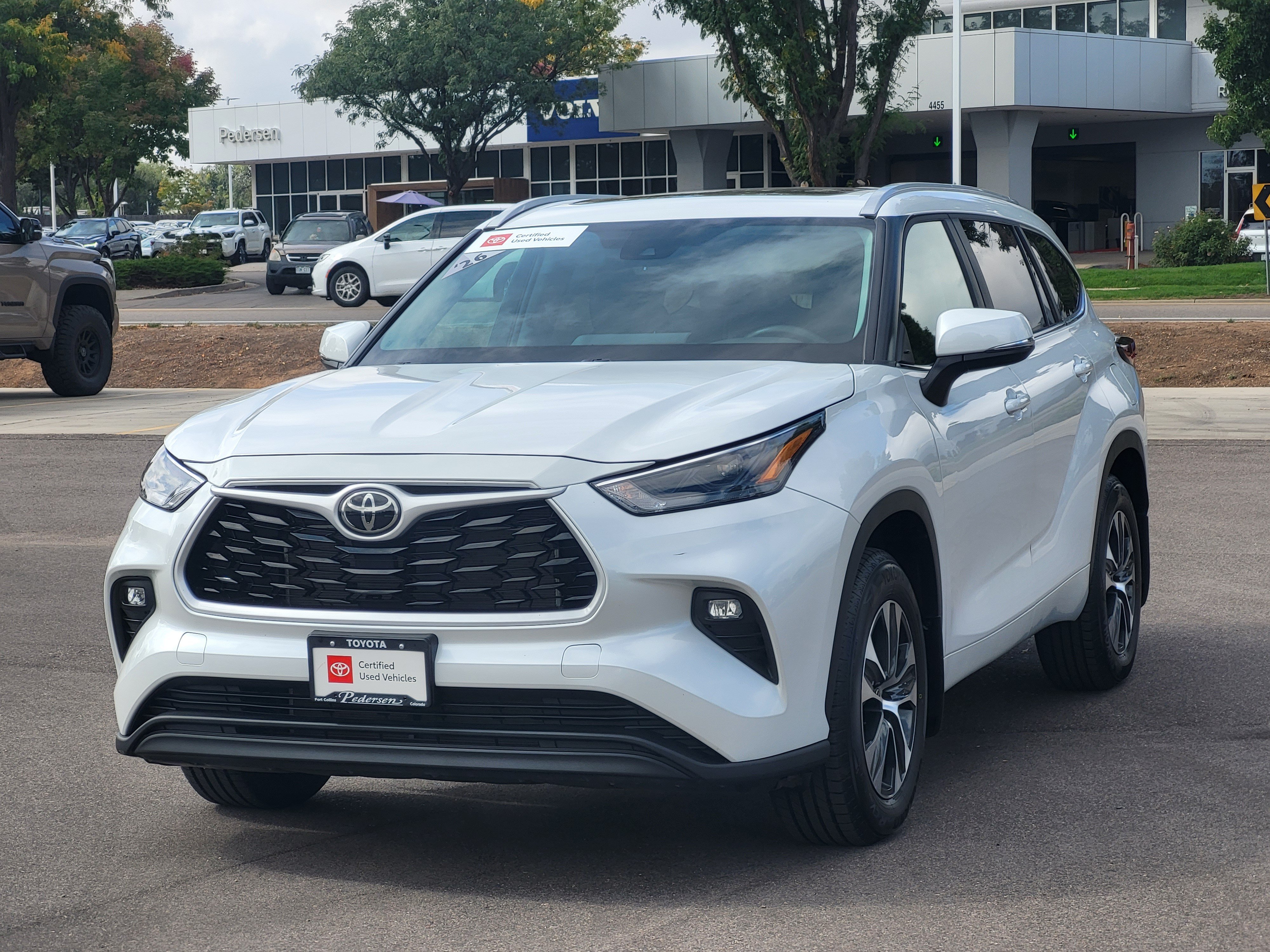 Certified 2026 Toyota Highlander XLE AWD/4WD image 4
