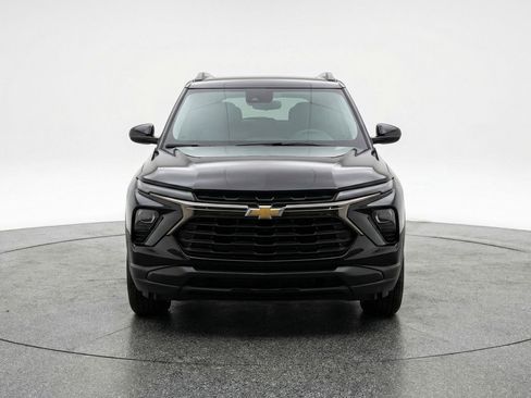 Used 2025 Chevrolet TrailBlazer LT image 2