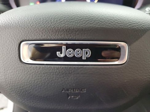 New 2025 Jeep Grand Cherokee Altitude image 23